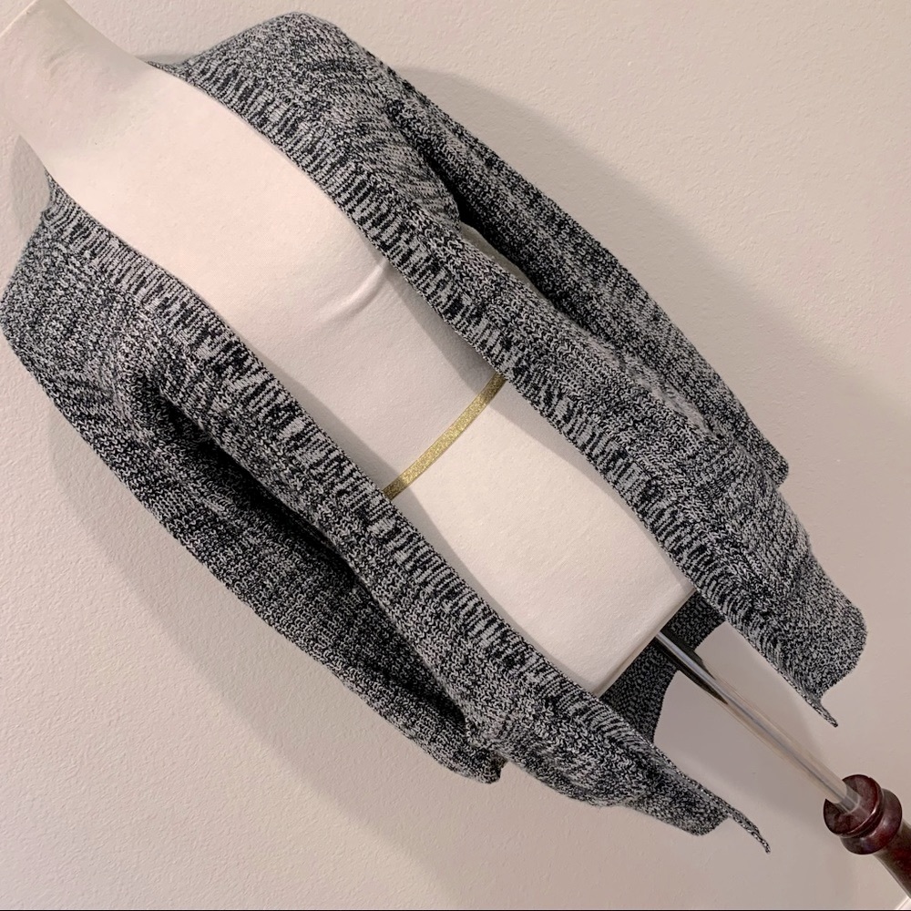 Forever 21 Black & White Pocketed Cardigan 🖤